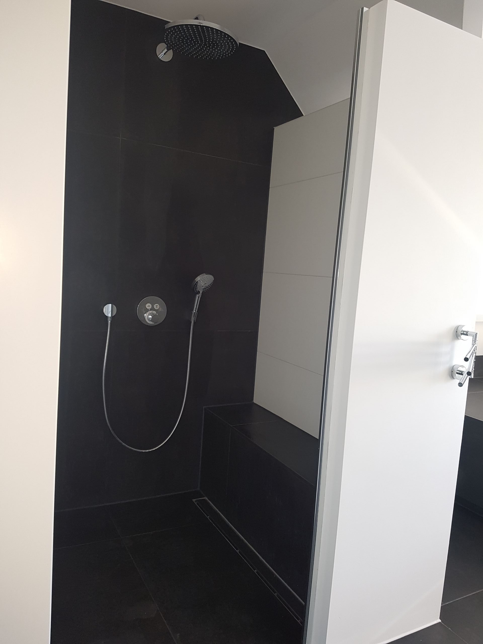 https://www.badkamerstotaal.nl/wp-content/uploads/2019/10/20170328_090855-e1570475839554.jpg
